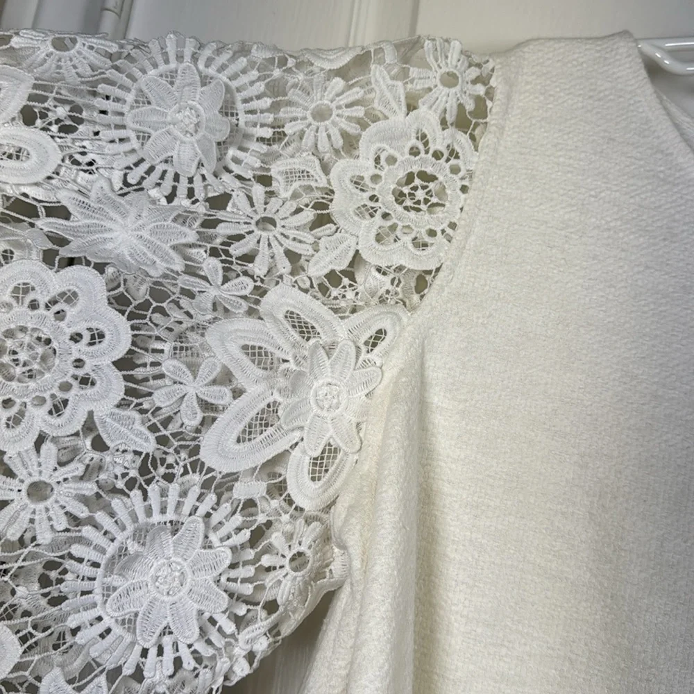 Anthropologie ERI + ALI Samara Lace Embroidered Bell Sleeves Blouse Ivory Large